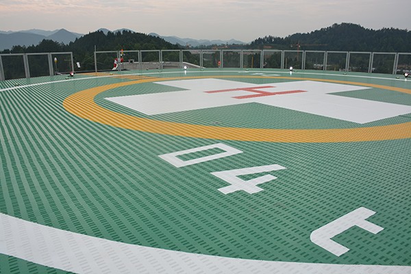 選擇直升機(jī)停機(jī)坪風(fēng)向標(biāo)時(shí)應(yīng)注意什么？